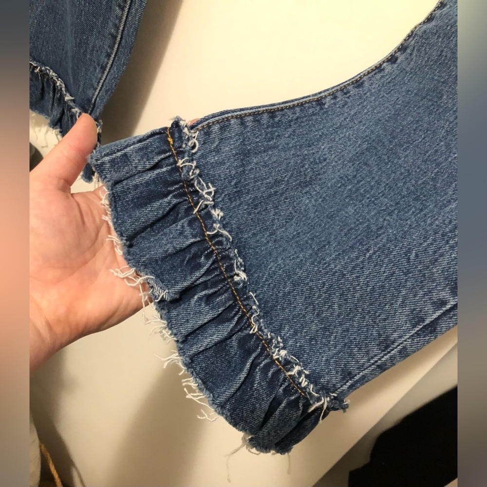 LEVIS WEDGIE FIT STRAIGHT RUFFLE HEM WOMENS DENIM HIGH RISE SIZE 31 CROP - Picture 8 of 12